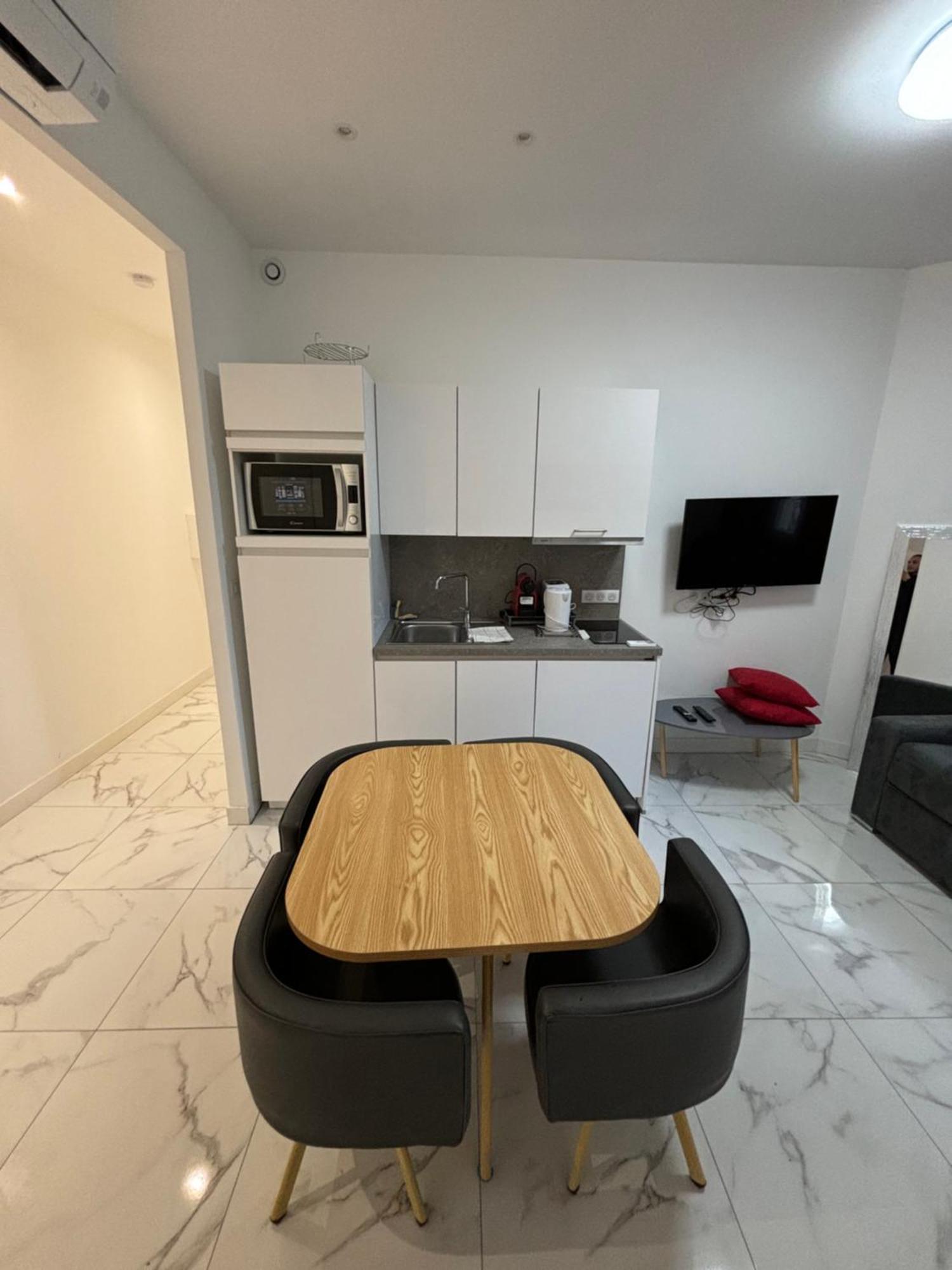 4 Couchages Idealement Place Promenade Des Anglais / Cours Saleya Appartement Nice